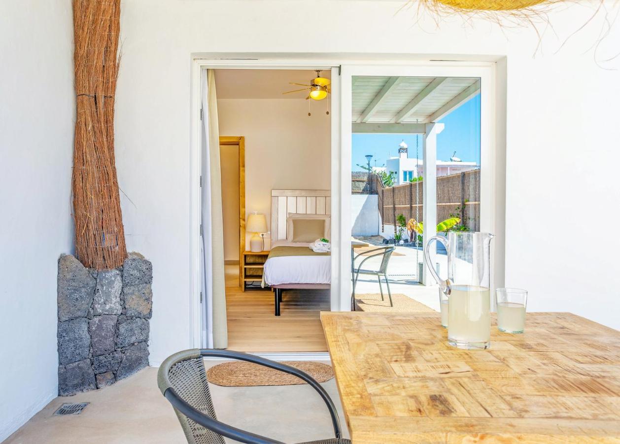Boutique Beach Villa By Lanzarote Retreats - Private Pool - 1 Min Walk To Sea Pool Charco del Palo Buitenkant foto